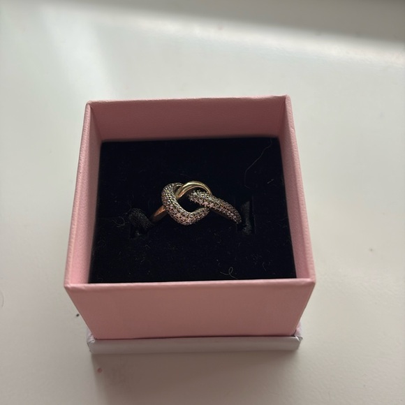 Pandora knotted heart ring - Picture 1 of 5